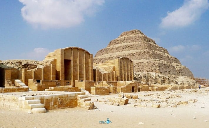 Djoser-du-lich-ai-cap